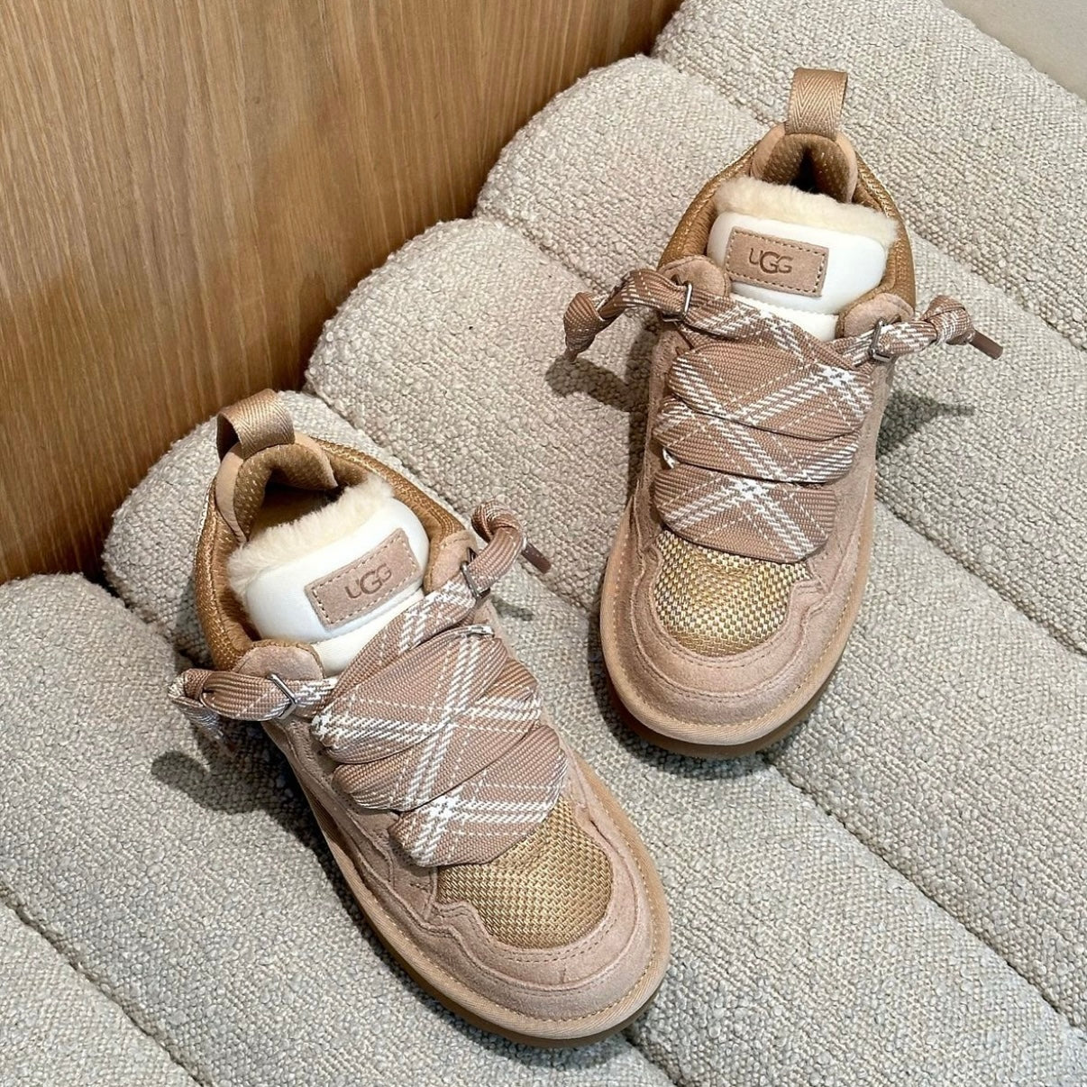 UGGS